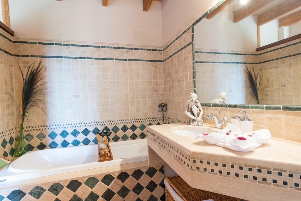 Es Pinar Villa อาลาโร ภายนอก รูปภาพ