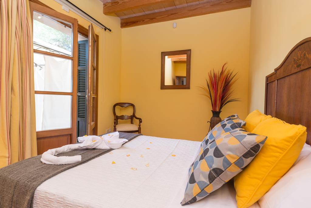 Es Pinar Villa อาลาโร ภายนอก รูปภาพ